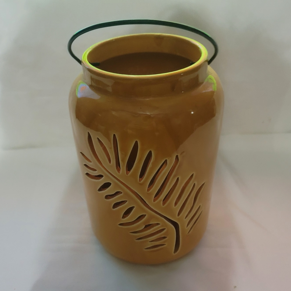 Yellow Ceramic Lattern